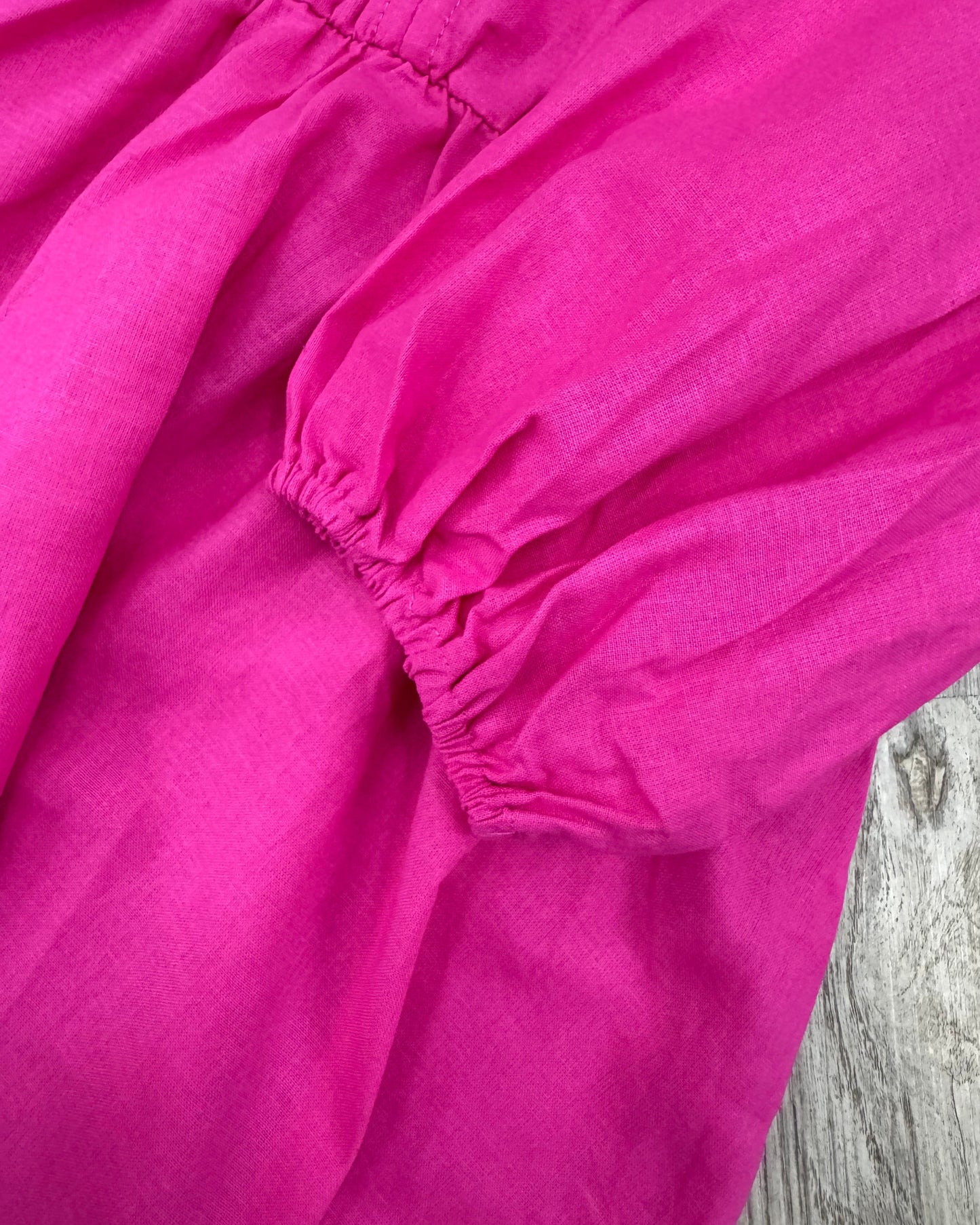 NTG Fad V-neck Puff Sleeve Dress