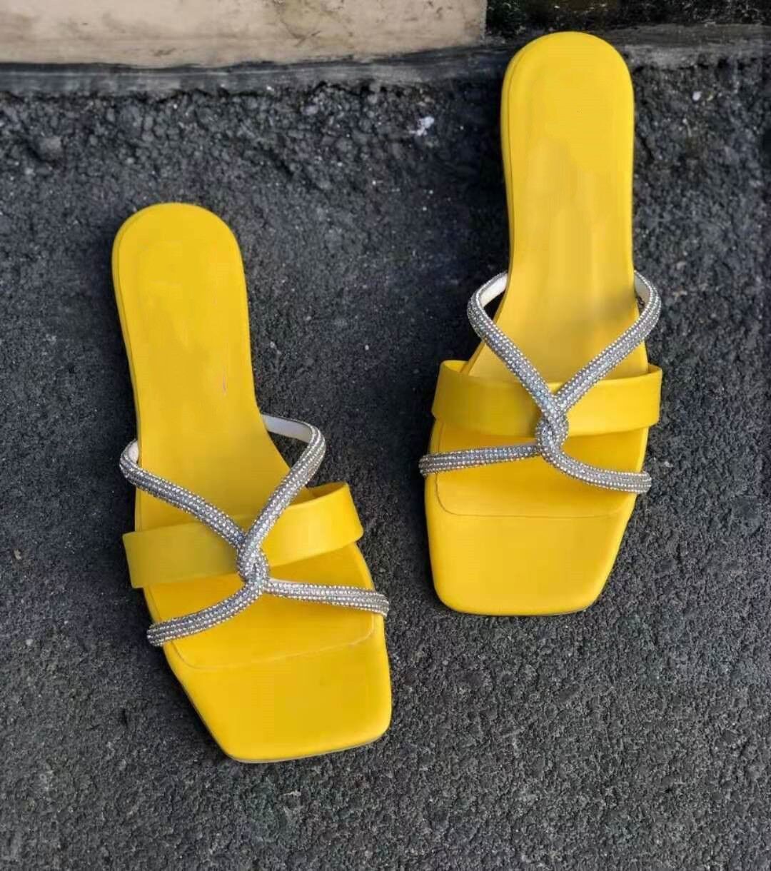 NTG Fad 36 / Yellow Crossover Open Toe Rhinestone Flat Slippers