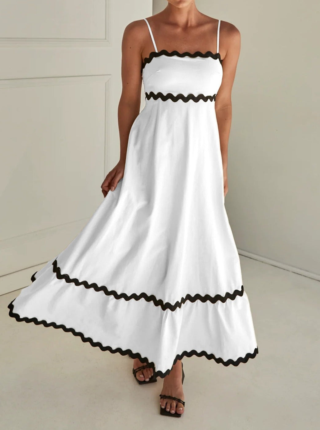 NTG Fad Black edge + Pure white / S Solid color lace splicing suspender strapless full skirt dress
